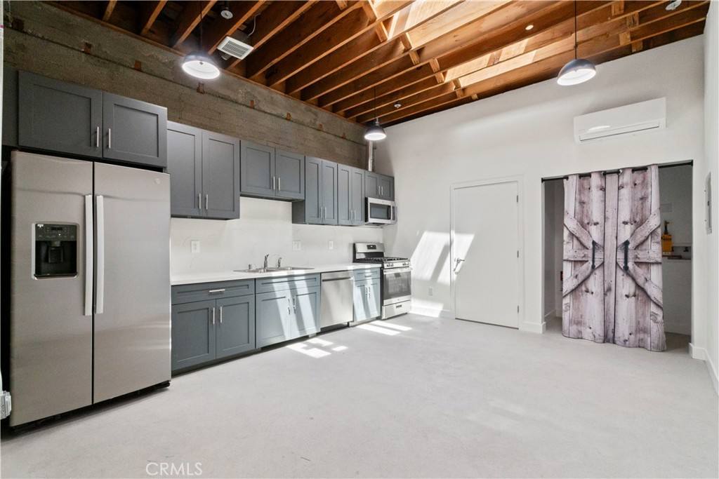 Apartment for rent at 1901 S Pacific Ave #7-7, San Pedro, CA 90731