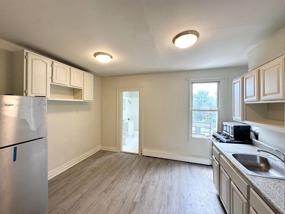 Apartment for rent at 144 Van Horne St #3-3, Bayonne, NJ 07002