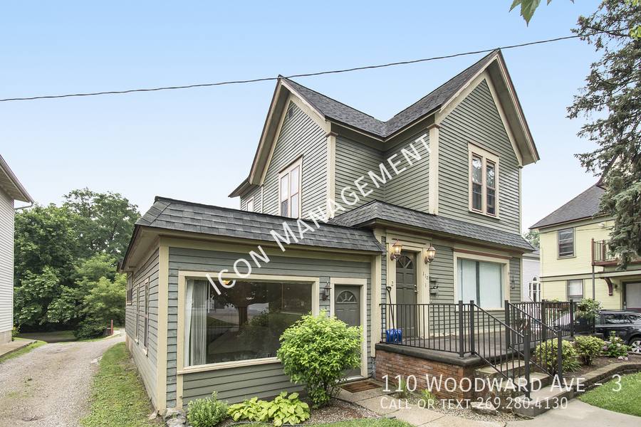 Apartment for rent at 110 Woodward Ave #3, Kalamazoo, MI 49007