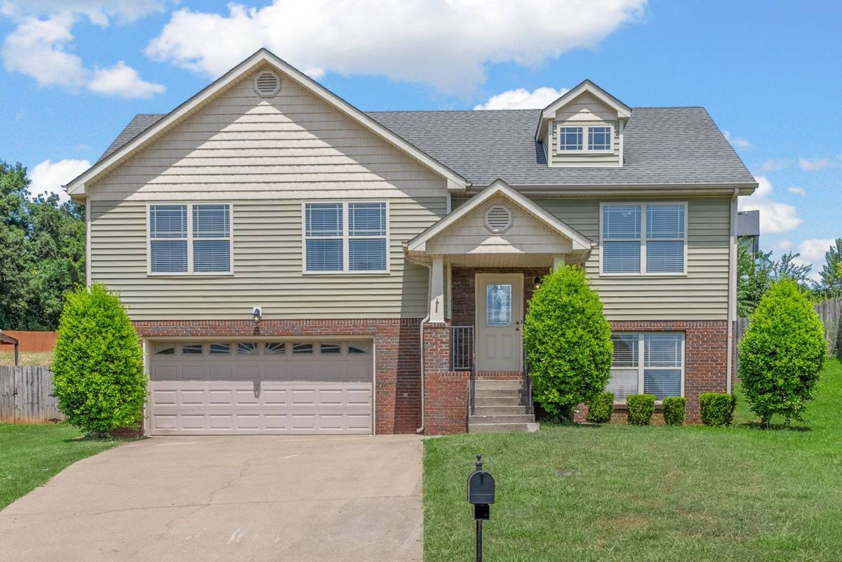 House for rent at 1041 Ishee Dr, Clarksville, TN 37042