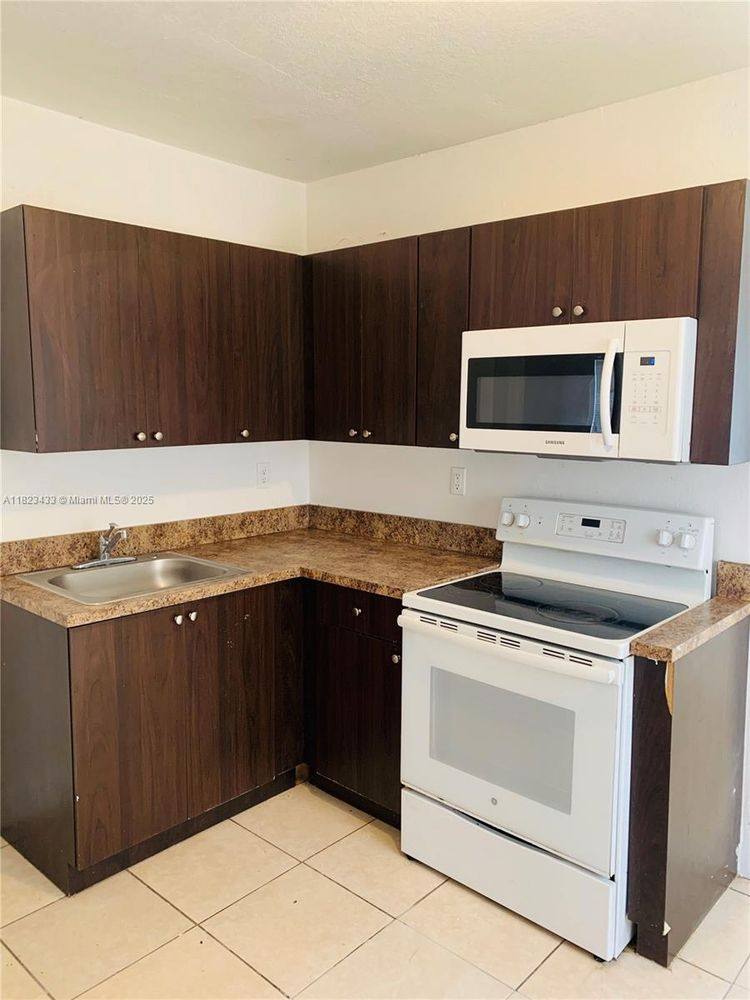 Apartment for rent at 701 NE 86th St #3-3, Miami, FL 33138