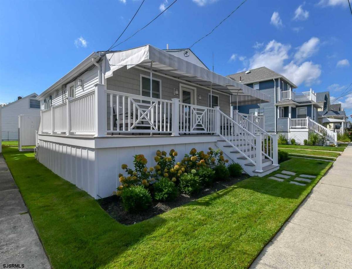 Apartment for rent at 102 N Essex Ave #102, Atlantic City, NJ 08404