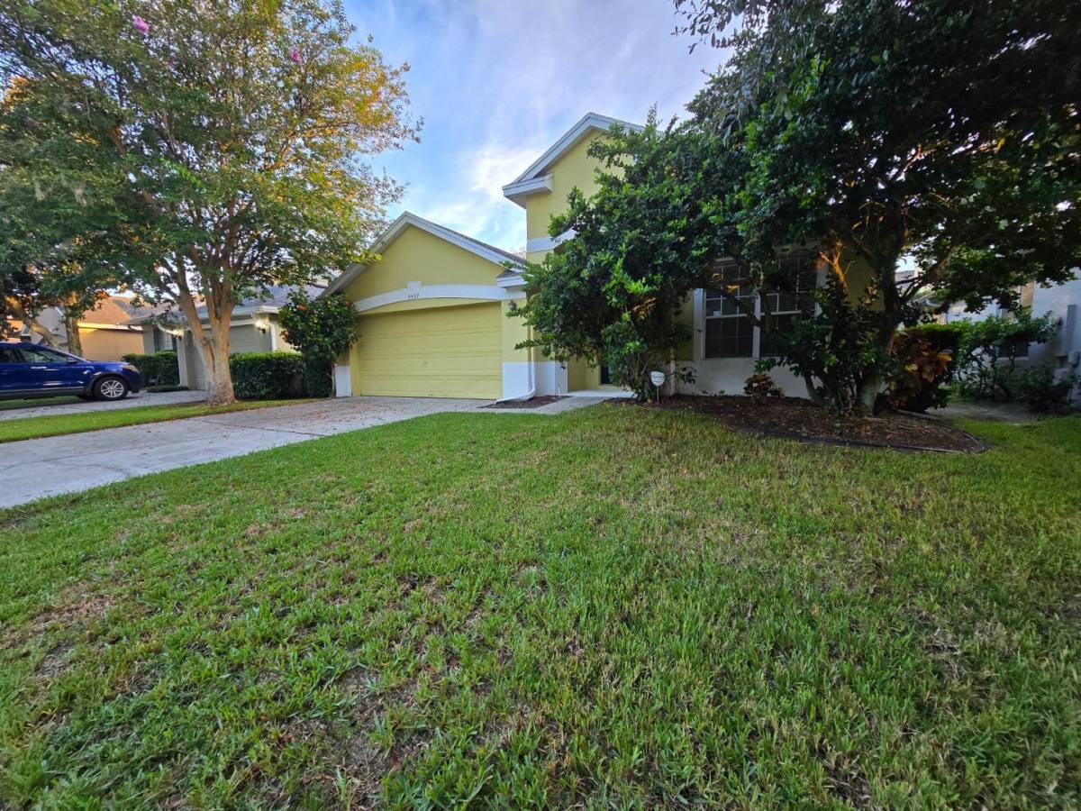 House for rent at 9437 Leland Dr, Orlando, FL 32827