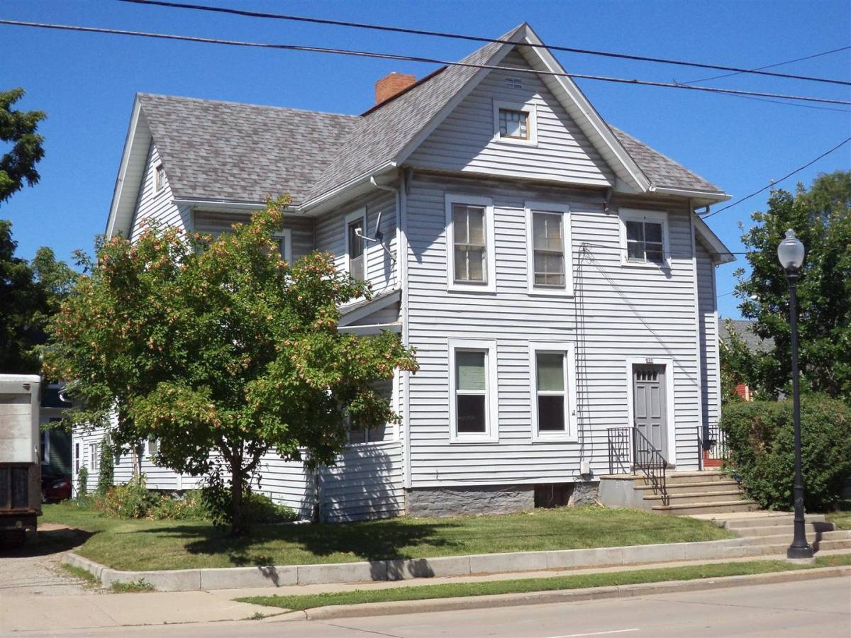Apartment for rent at 621 Jackson St, Oshkosh, WI 54901