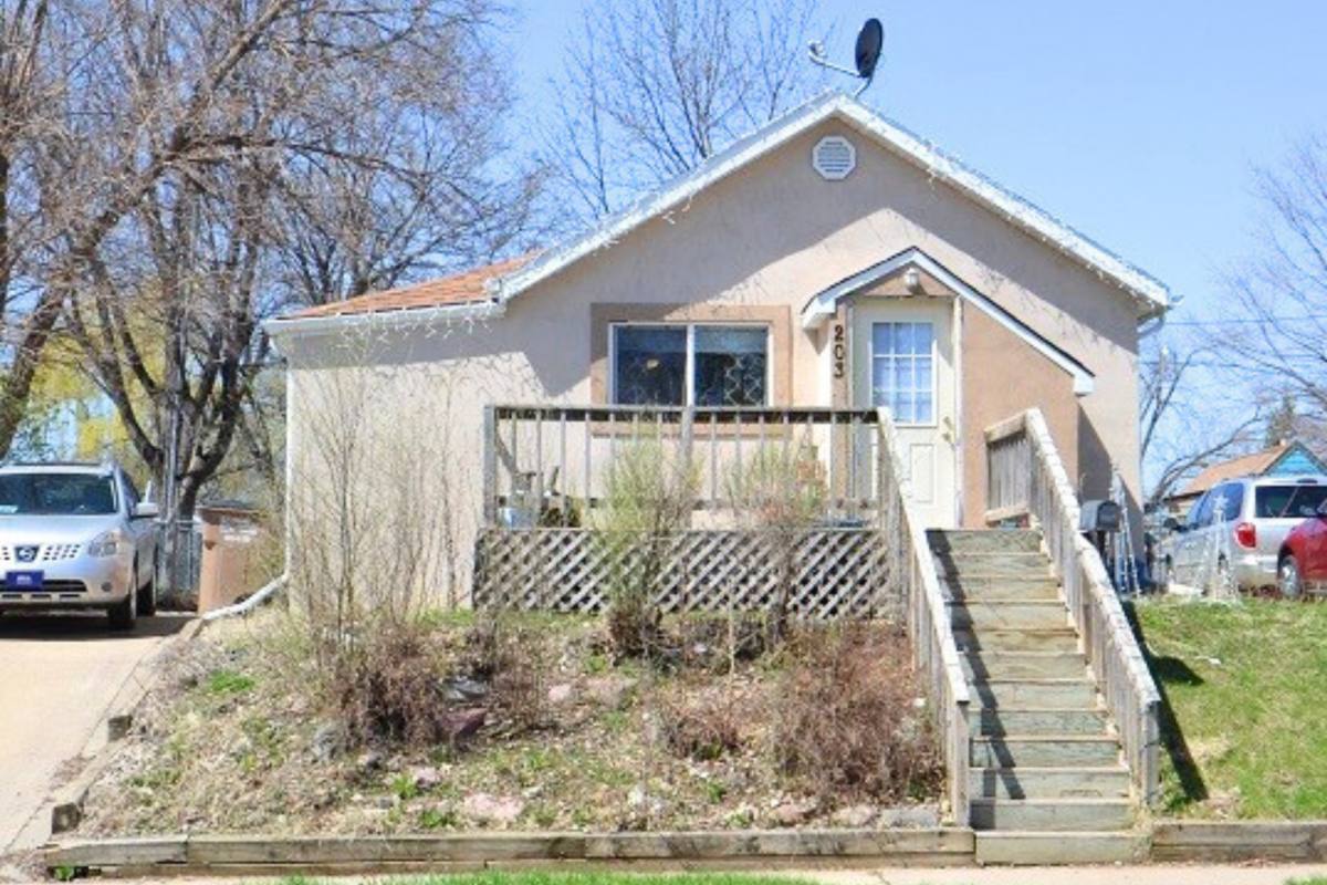 House for rent at 203 N Lewis Ave, Sioux Falls, SD 57105