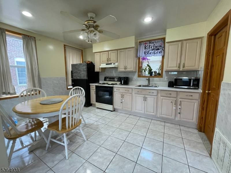 Apartment for rent at 3 Cedar Hill Ave #3, Belleville, NJ 07109