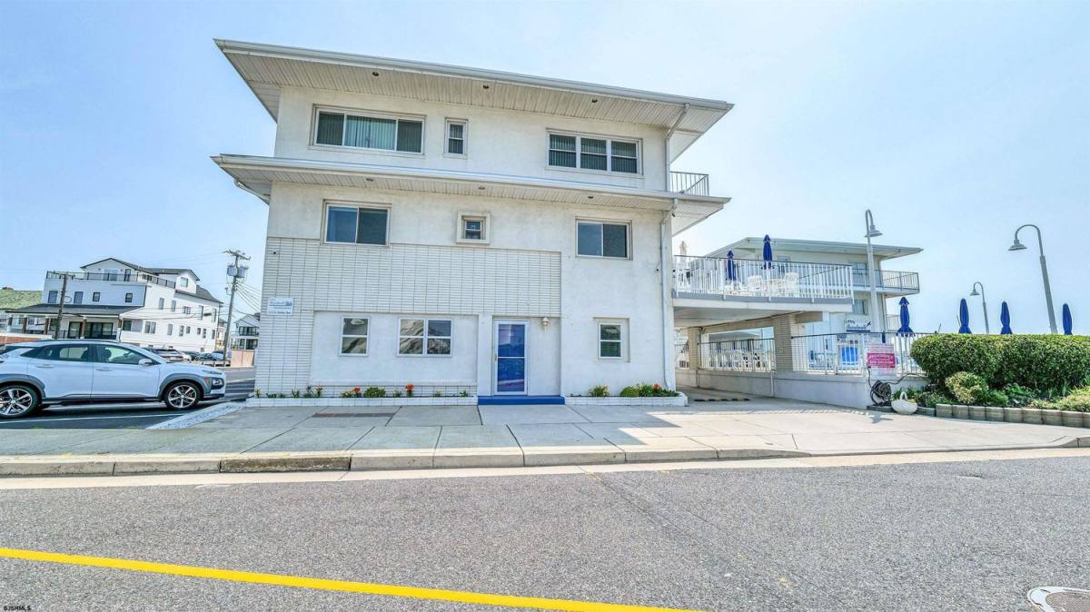 Apartment for rent at 5800 Boardwalk #100, Atlantic City, NJ 08404