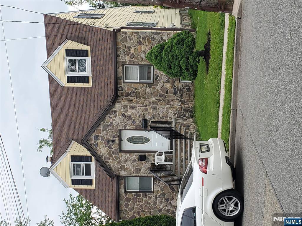 Apartment for rent at 89 6th Ave #89, Carlstadt, NJ 07072