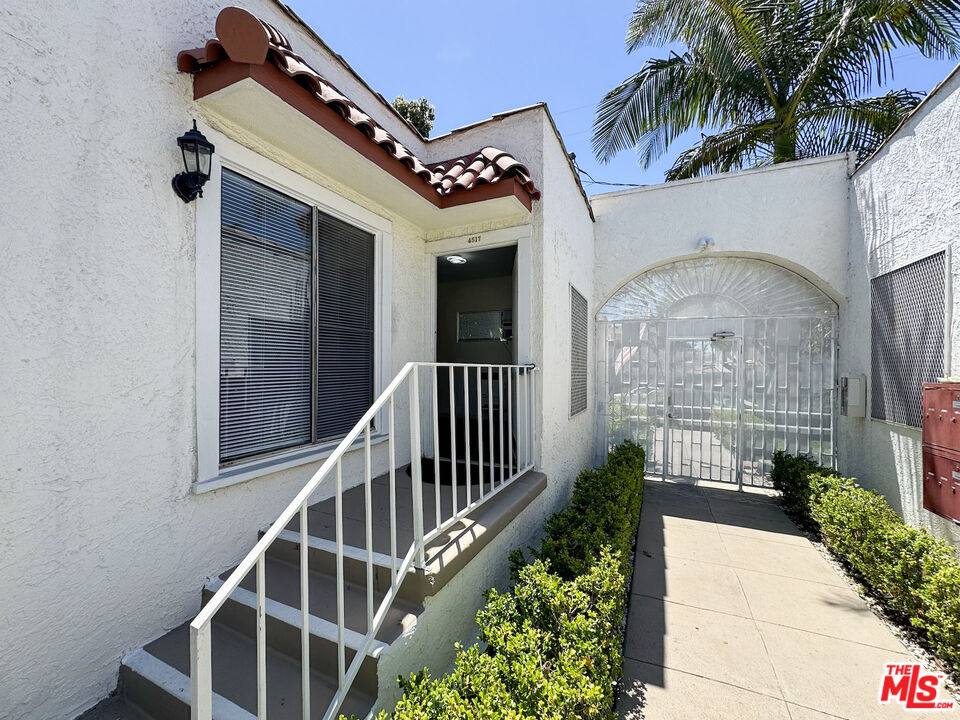 Apartment for rent at 4517 Franklin Ave, Los Angeles, CA 90027