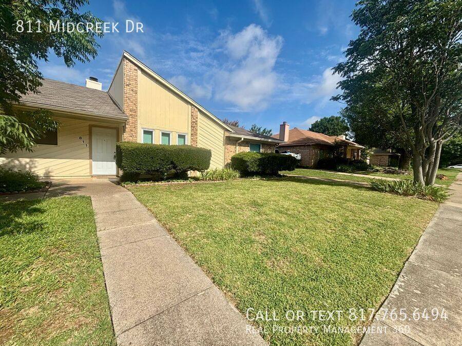 House for rent at 811 Midcreek Dr, Euless, TX 76039