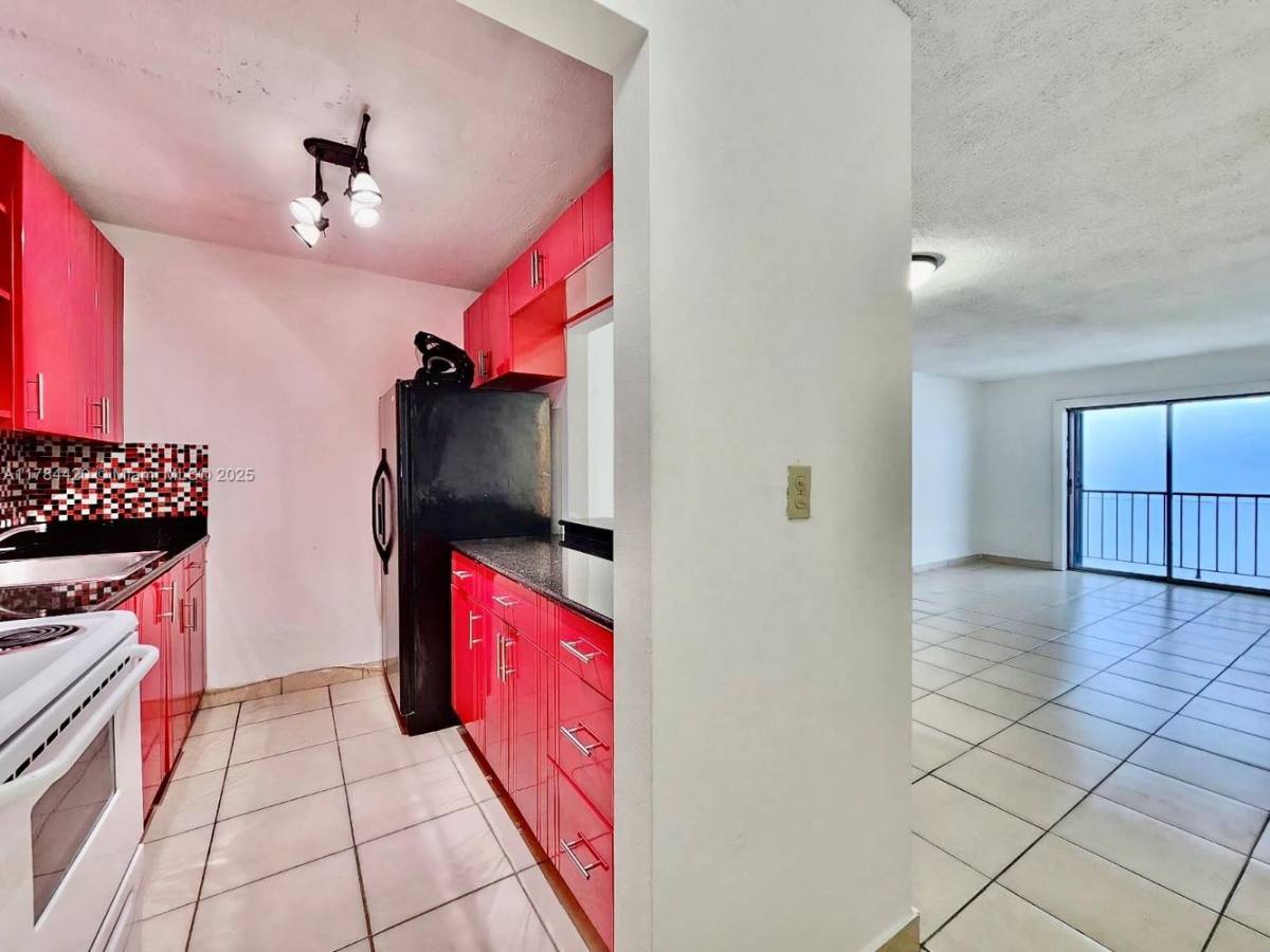 Apartment for rent at 424 SW 7th St #403, Miami, FL 33130