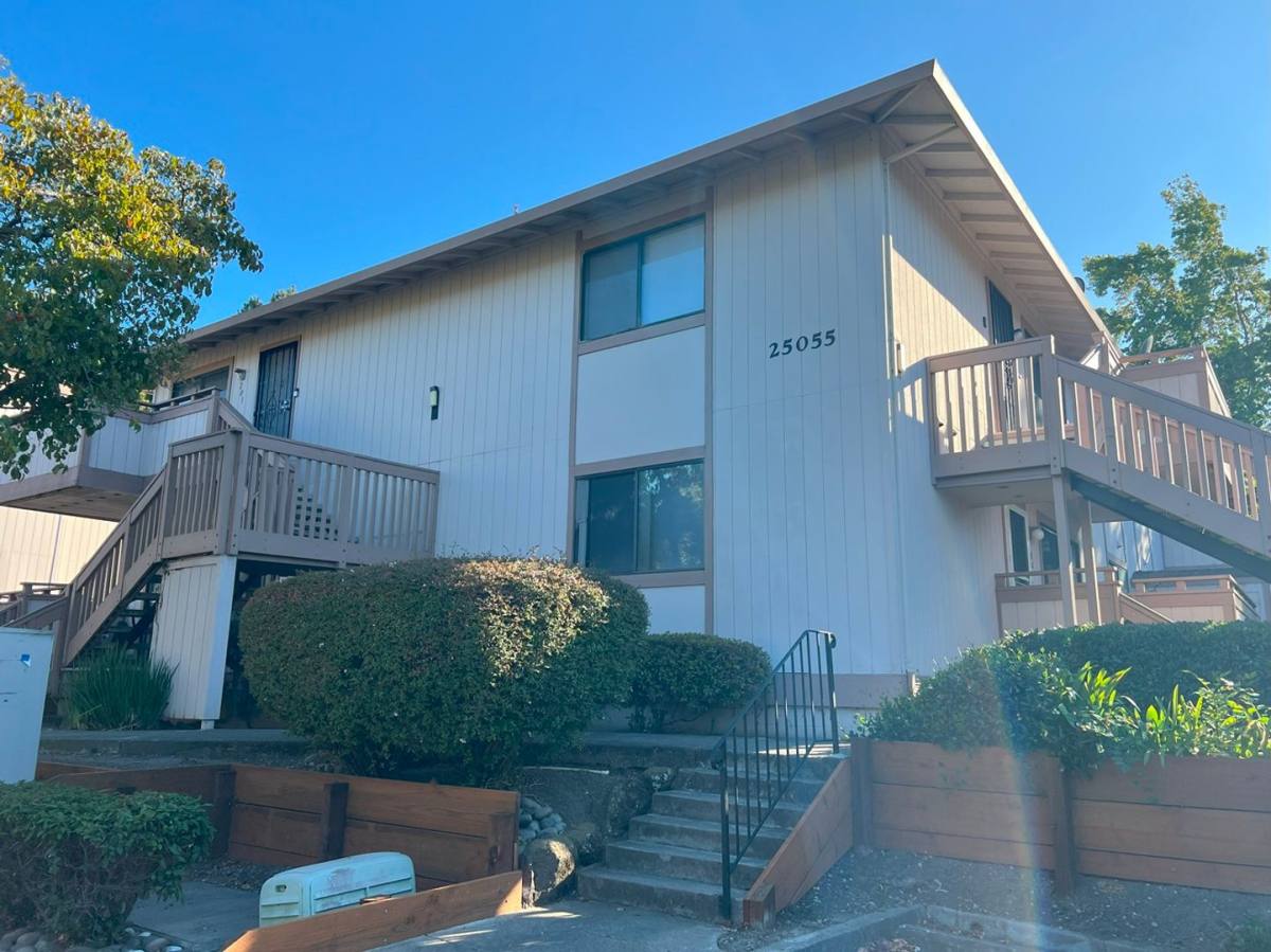 Condo for rent at 25055 Copa Del Oro Dr, Hayward, CA 94545