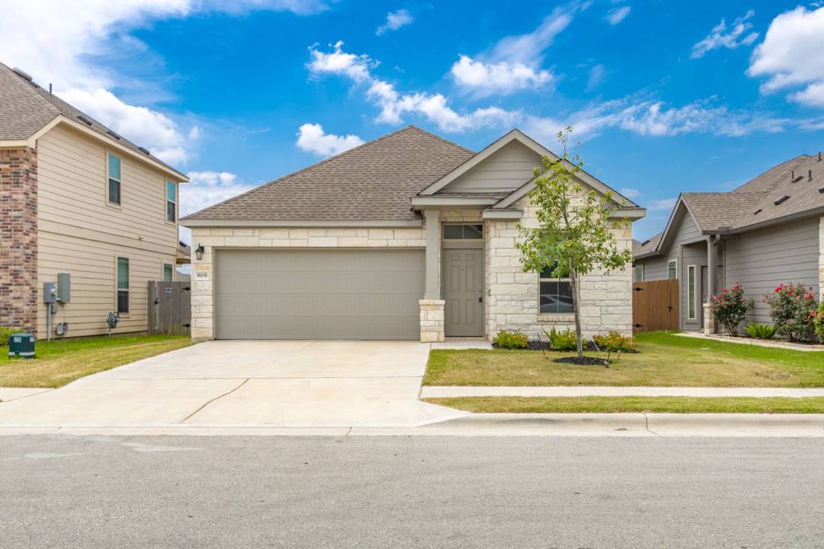 House for rent at 909 Durness Dr, Pflugerville, TX 78660