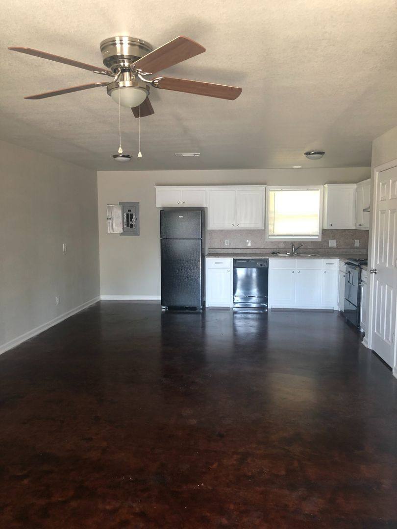 Apartment for rent at 115-189 N Dandridge St, Paris, AR 72855