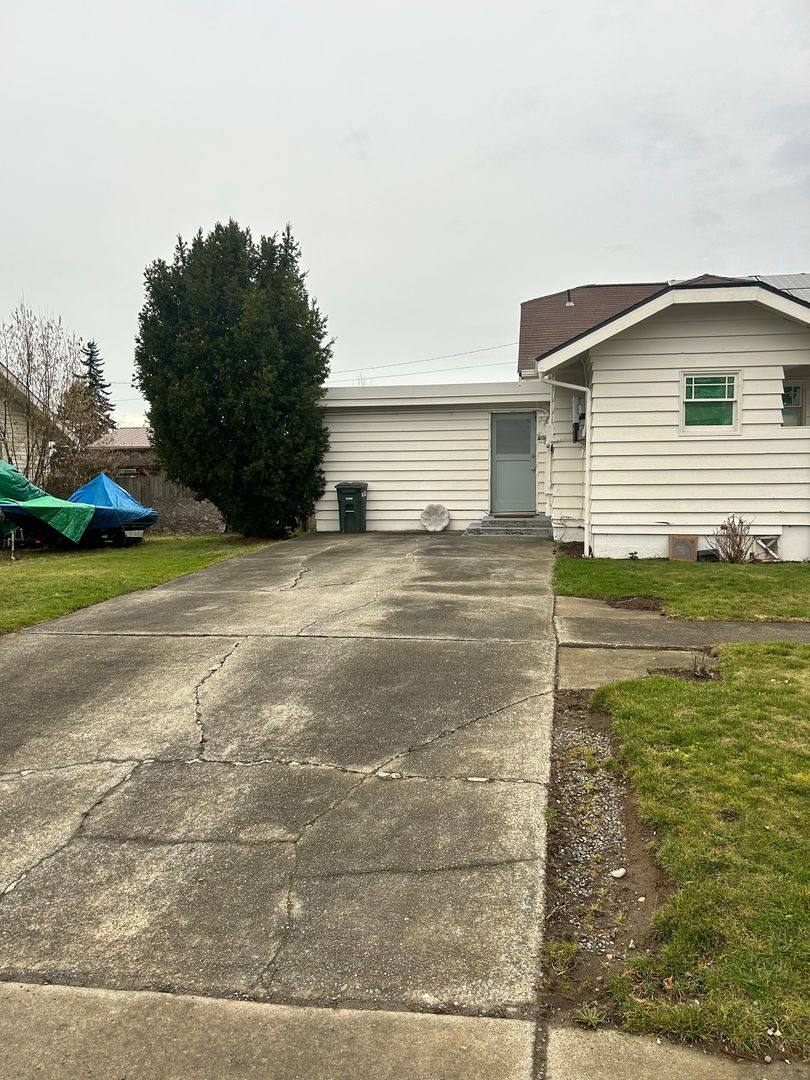 Apartment for rent at 2439 Moore St Adu, Bellingham, WA 98229