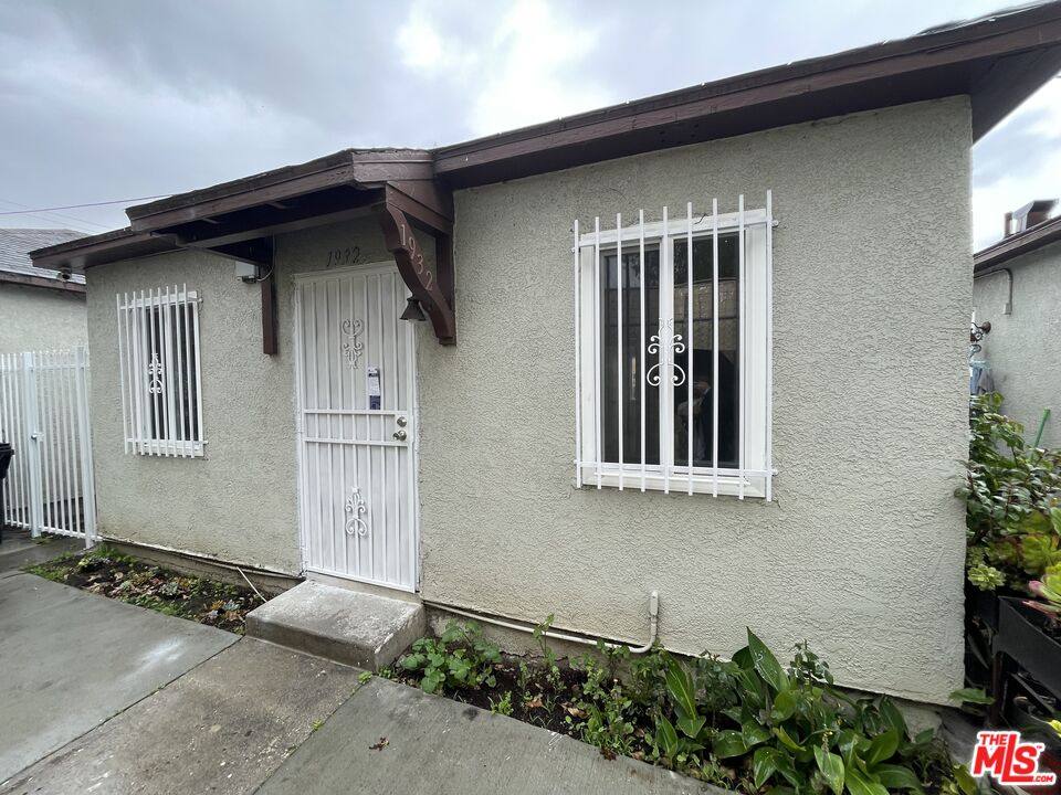 Apartment for rent at 1932 W Manchester Ave, Los Angeles, CA 90047