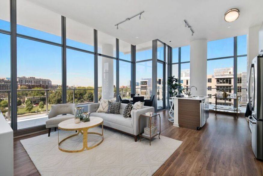Apartment for rent at 347 W Chestnut St, Chicago, IL 60610