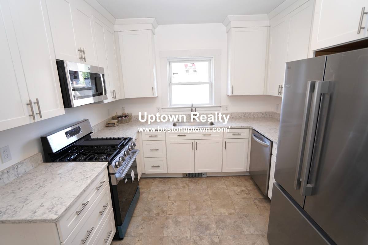 Apartment for rent at 81 Waverly, Brighton, MA 02135