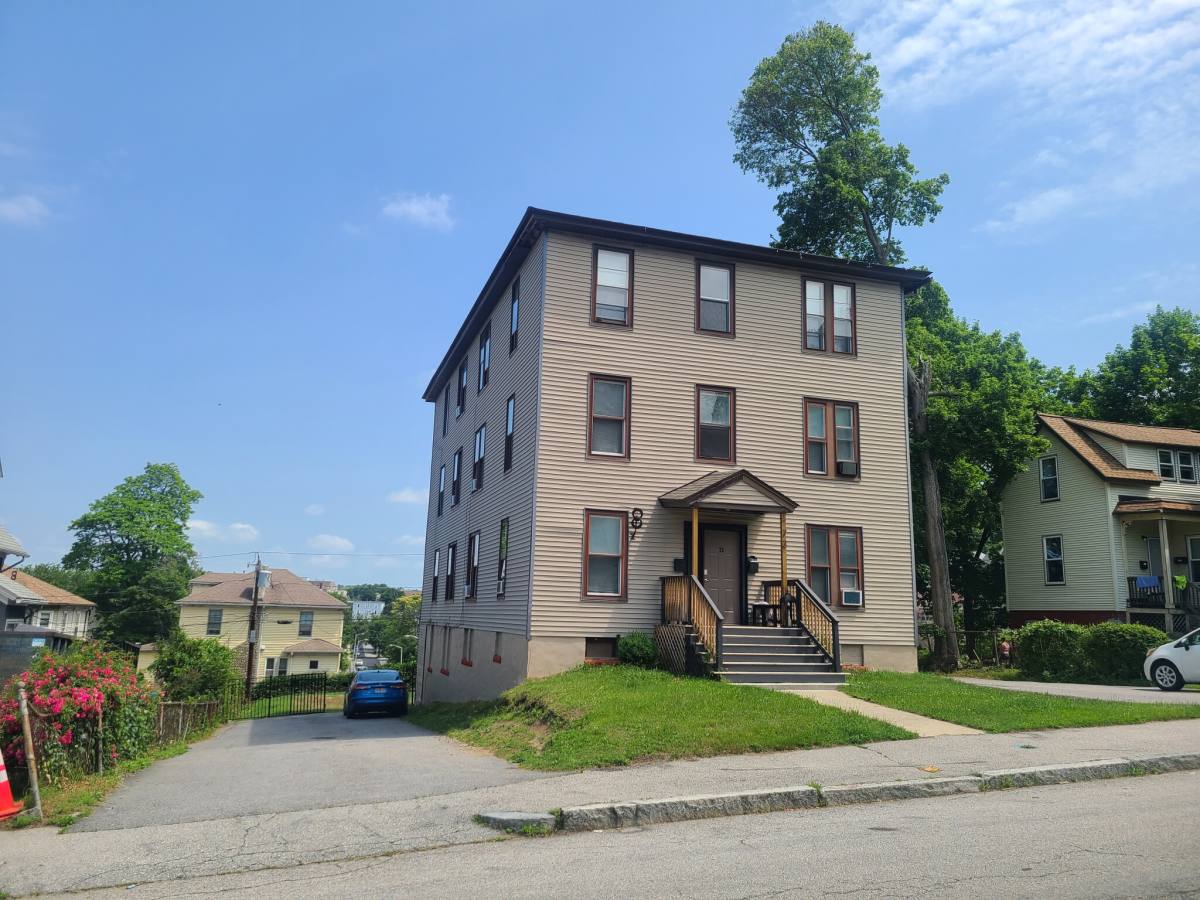 Apartment for rent at 73 Greenhill Parkway #2, Worcester, MA 01605