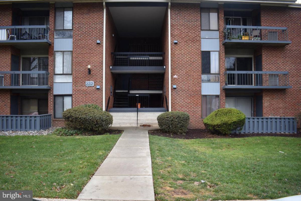 Condo for rent at 222-10 Echelon Rd, Audubon, NJ 08106
