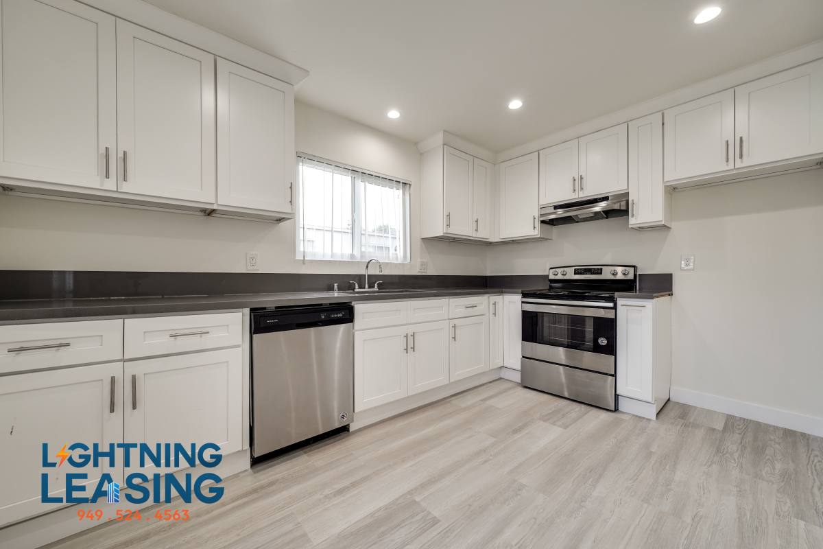 Apartment for rent at 20436 3 4 Cohasset St #12D, Winnetka, CA 91306