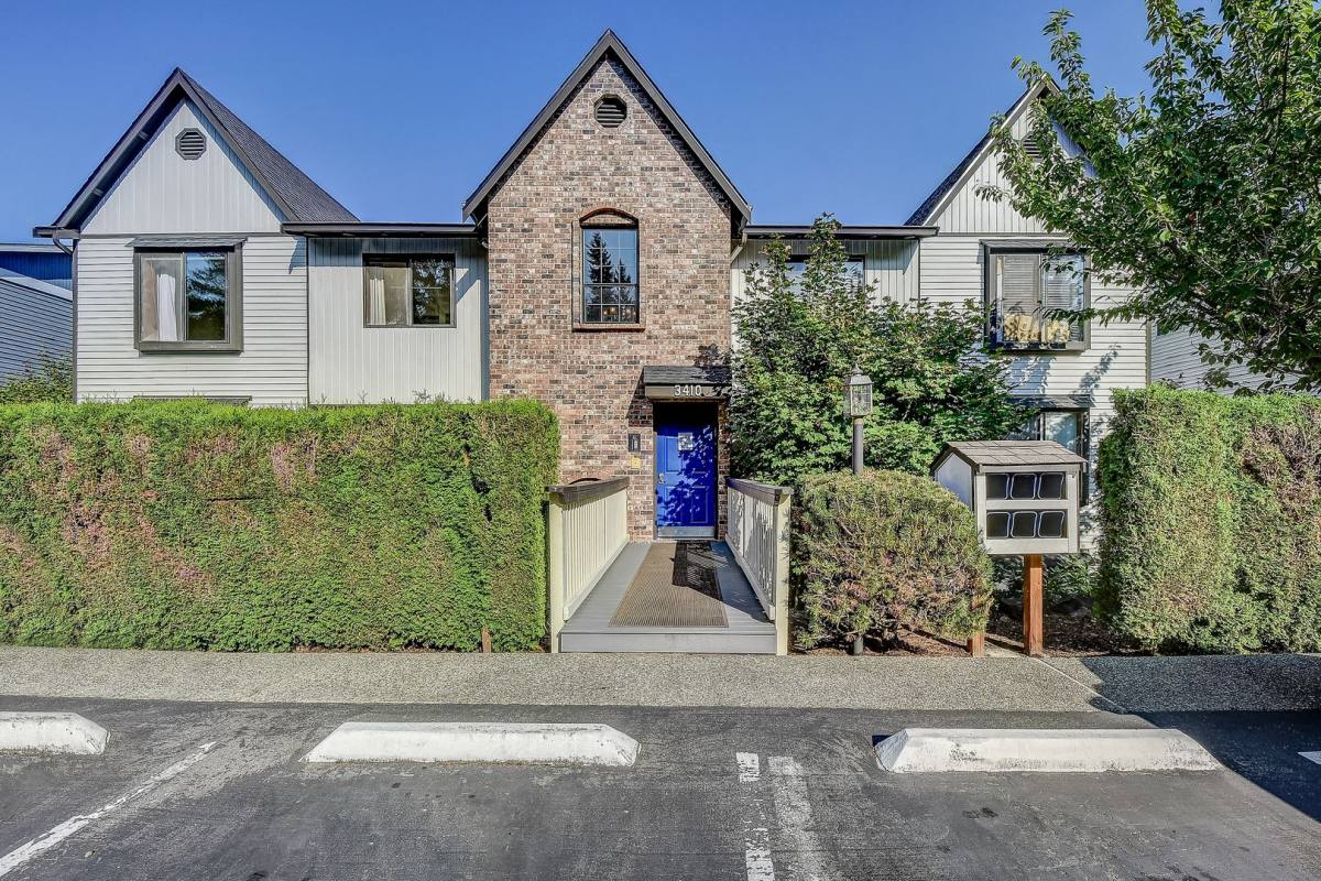 Condo for rent at 3410 161st Court SE, Bellevue, WA 98008
