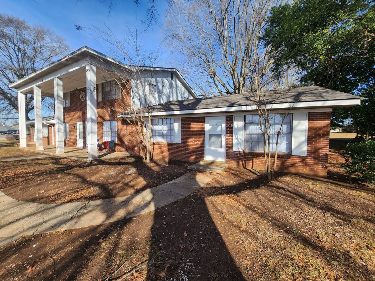 Apartment for rent at 207 Cloverleaf Dr, Athens, AL 35611