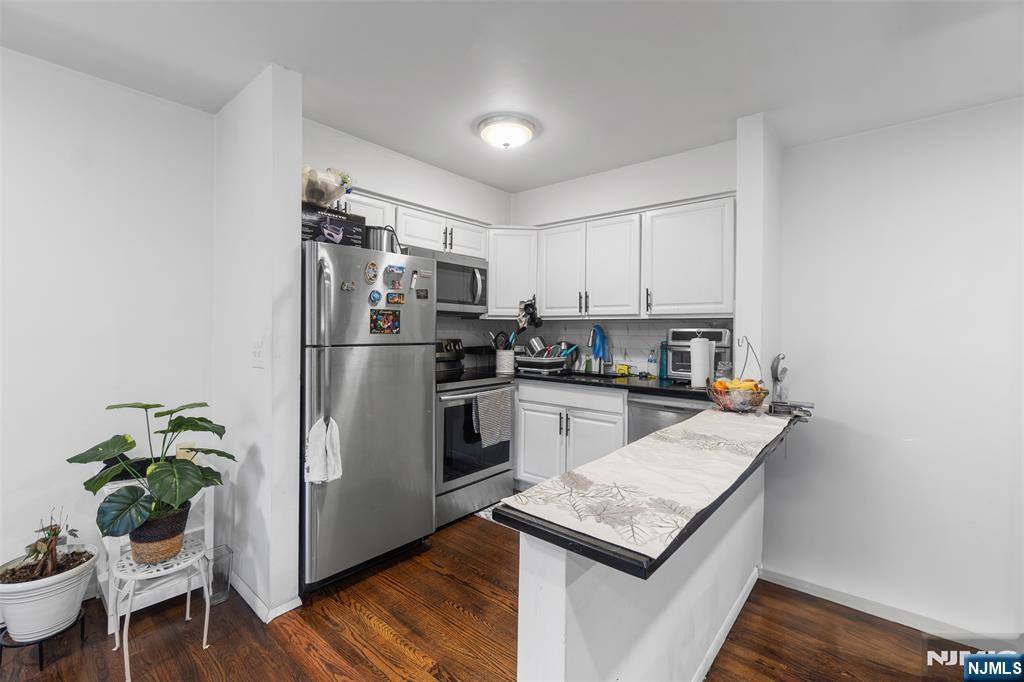 Apartment for rent at 384 Terhune St #7-7, Bergenfield, NJ 07621
