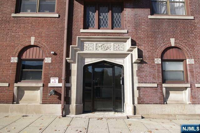 Apartment for rent at 54-56 Oak St #3-3, Allendale, NJ 07401