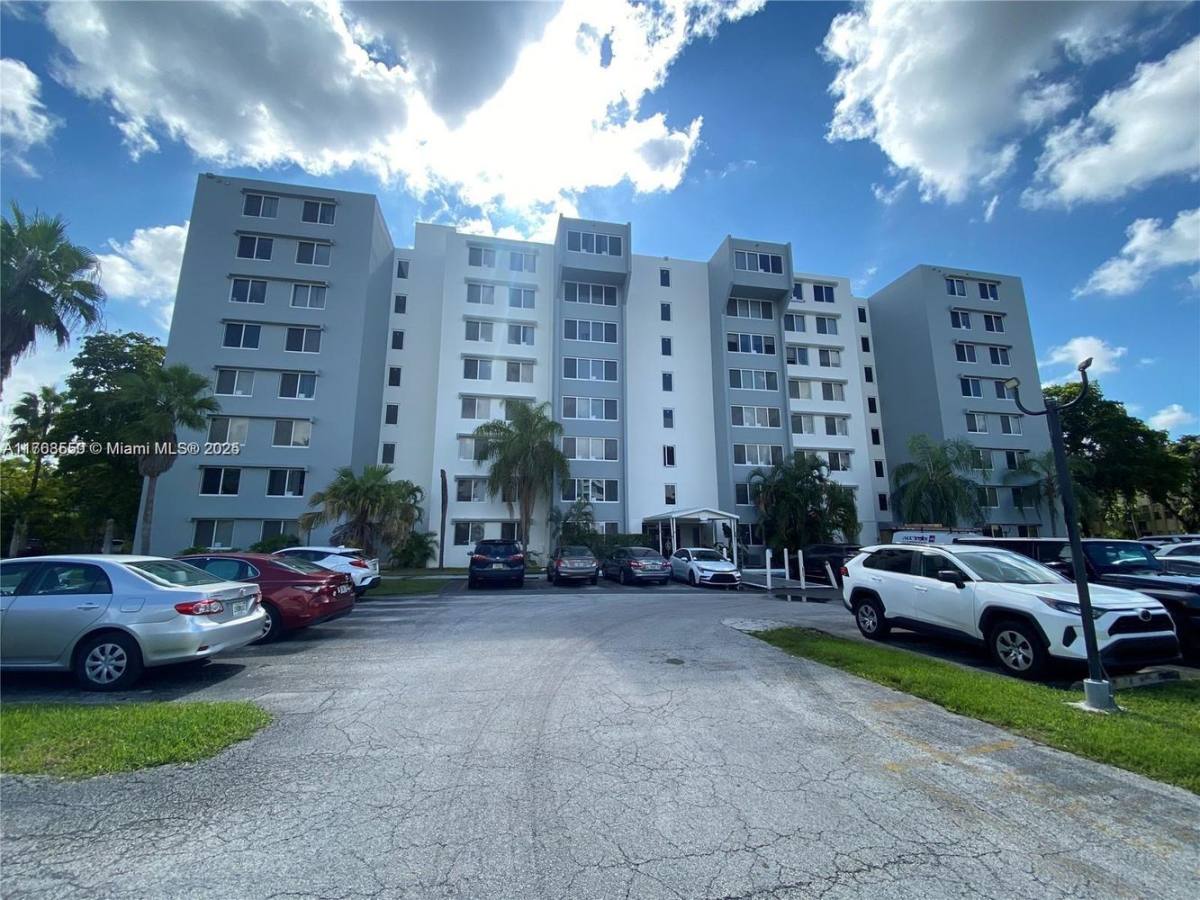 Apartment for rent at 9143 SW 77th Ave #B205, Miami, FL 33156