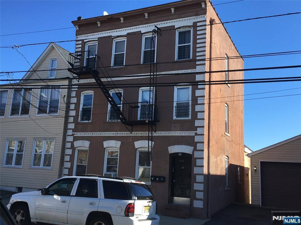 Apartment for rent at 214 Farnham Ave #2-2, Bloomfield, NJ 07003