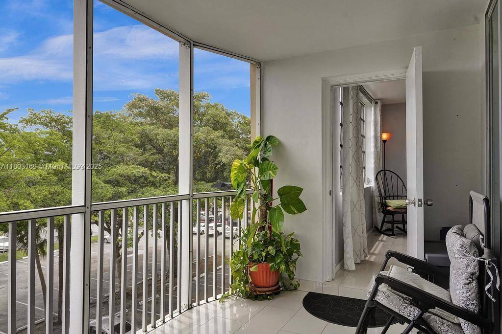 Apartment for rent at 1780-2 NE 191st St #4092, Miami, FL 33179