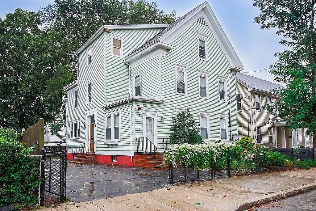 Apartment for rent at 4 Webster St #6, Somerville, MA 02145