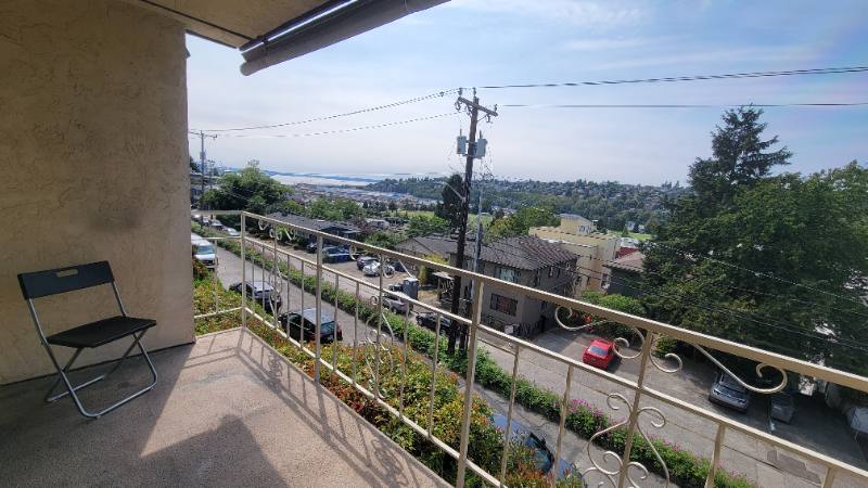 2625 13th Ave W #203, Seattle, WA 98119