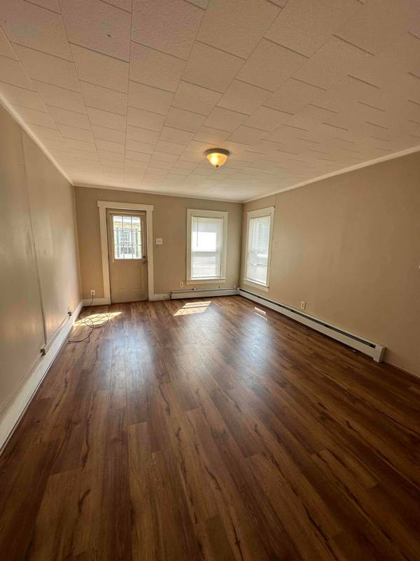 Apartment for rent at 38 Pine St #3, Rutland, VT 05701