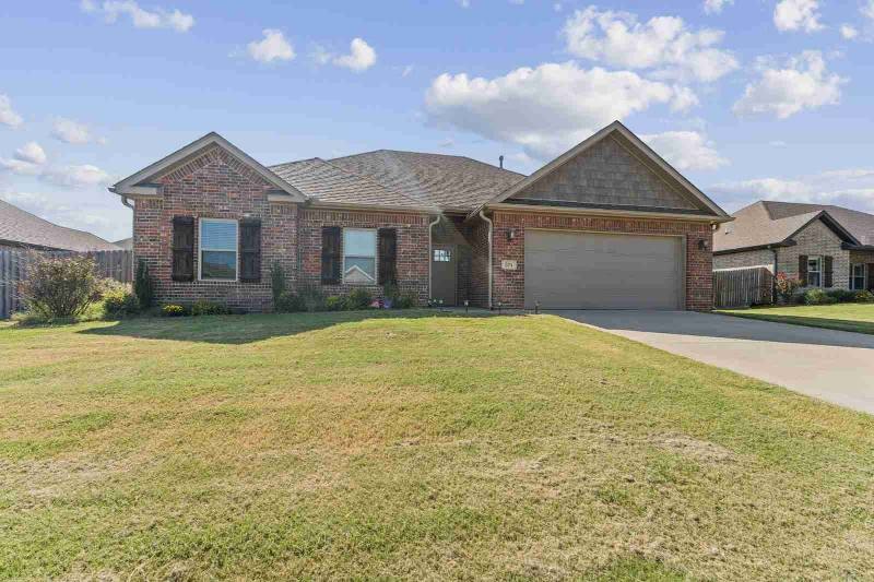House for rent at 571 Captain Marshal St, Prairie Grove, AR 72753