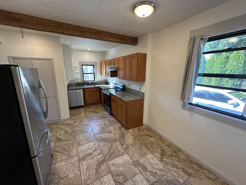Apartment for rent at 1202 Jackson St #101, Oregon City, OR 97045