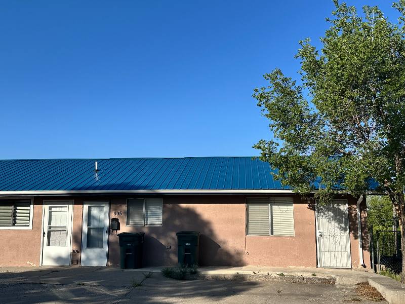 Apartment for rent at 305 Country Club Dr, Gallup, NM 87301
