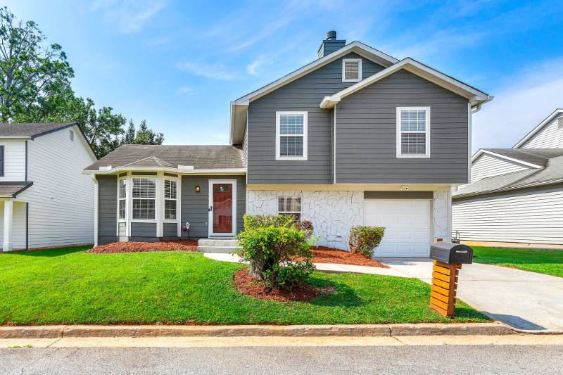 House for rent at 1241 To-Lani Farm Rd, Stone Mountain, GA 30083