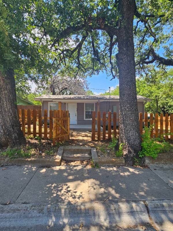 House for rent at 729 N Ruddell St, Denton, TX 76209