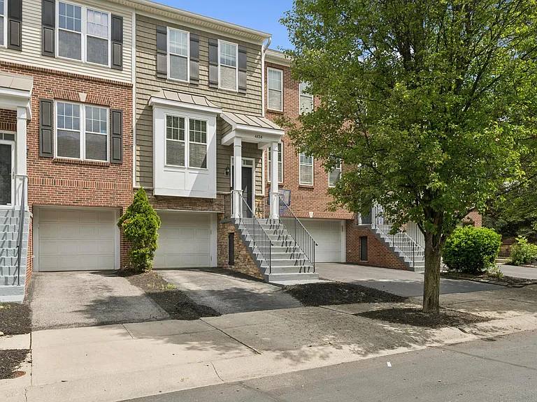 Townhouse for rent at 4136 Cambron, Columbus, OH 43219
