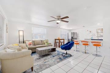 Apartment for rent at 978 Soi Nana Lane #981, Sarasota, FL 34234