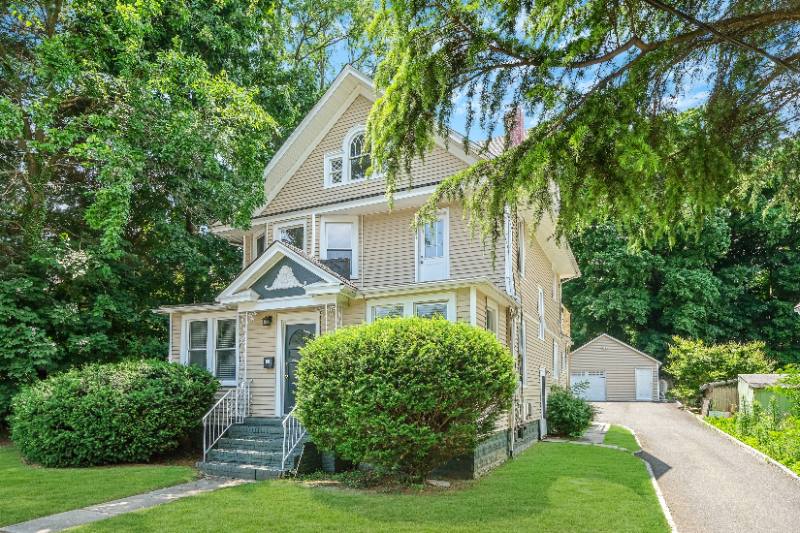 Apartment for rent at 483 New York Ave #2A, Huntington, NY 11743