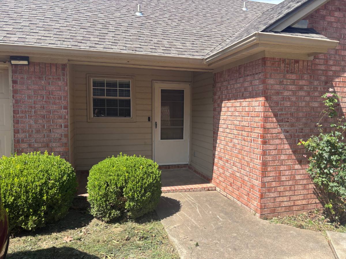 Townhouse for rent at 1213 S 41st Circle, Fort Smith, AR 72903
