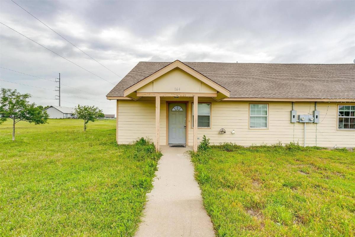 Townhouse for rent at 162 Blue Ridge Dr, Weatherford, TX 76088
