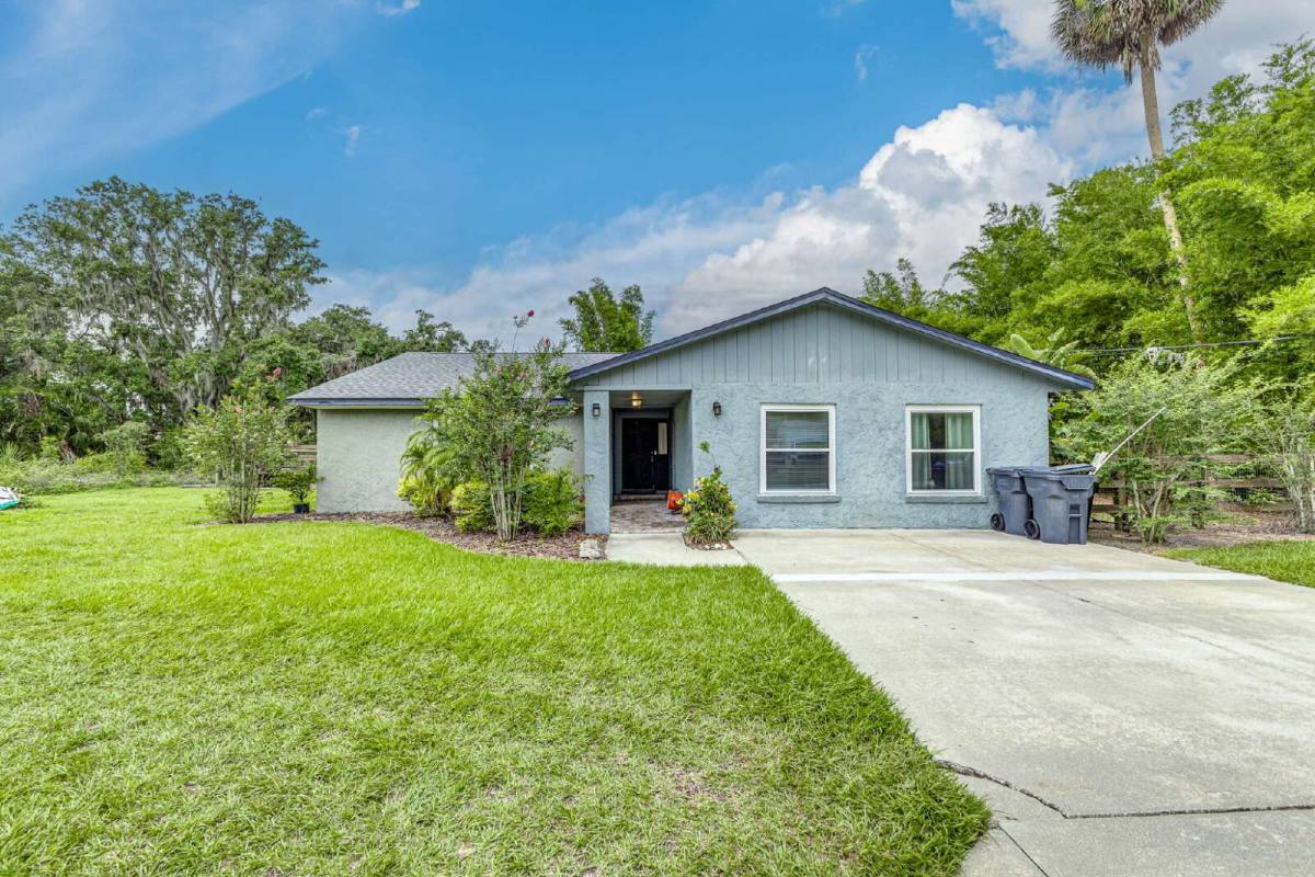 House for rent at 5680 Durrance Rd, Mulberry, FL 33860