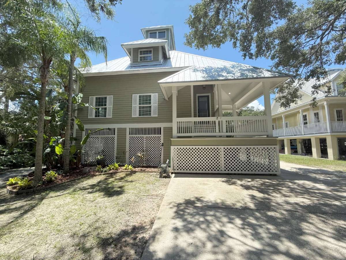 House for rent at 7808 Bay Dr, Tampa, FL 33635