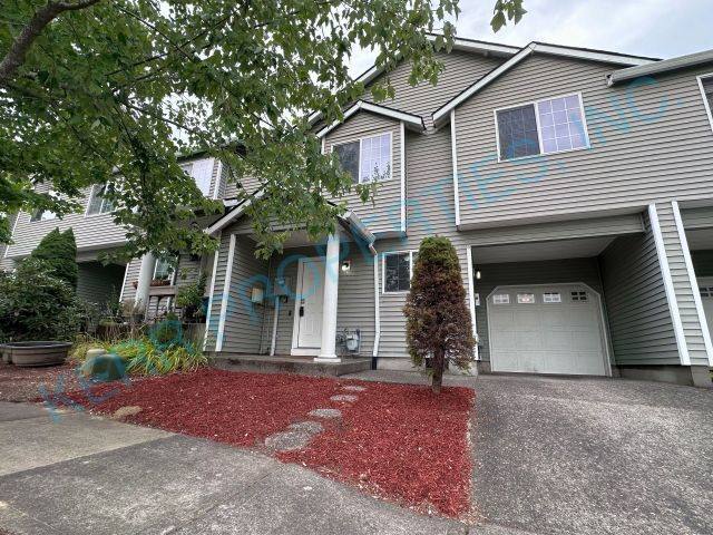 Townhouse for rent at 714 SE Palmblad Place, Gresham, OR 97080