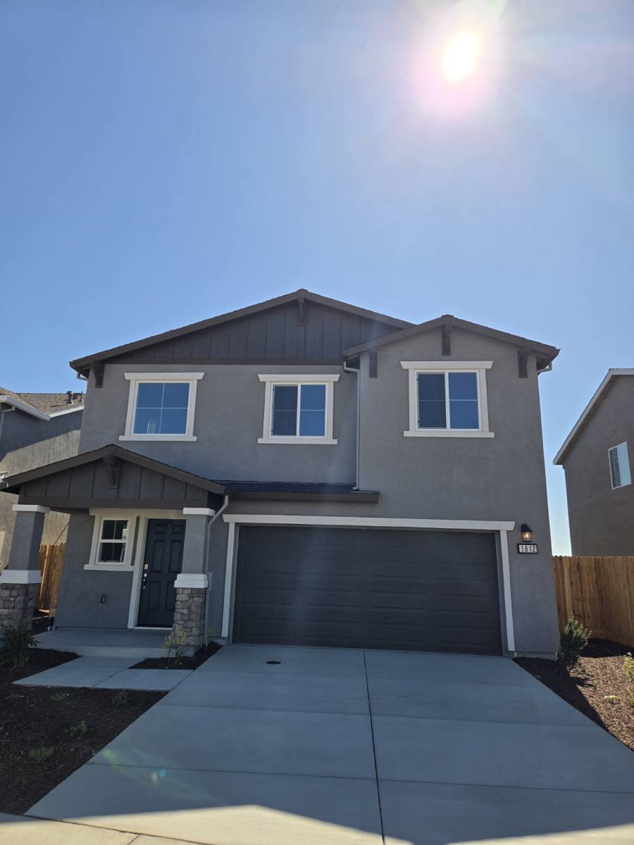 House for rent at 1812 Hermosa Court, Los Banos, CA 93635