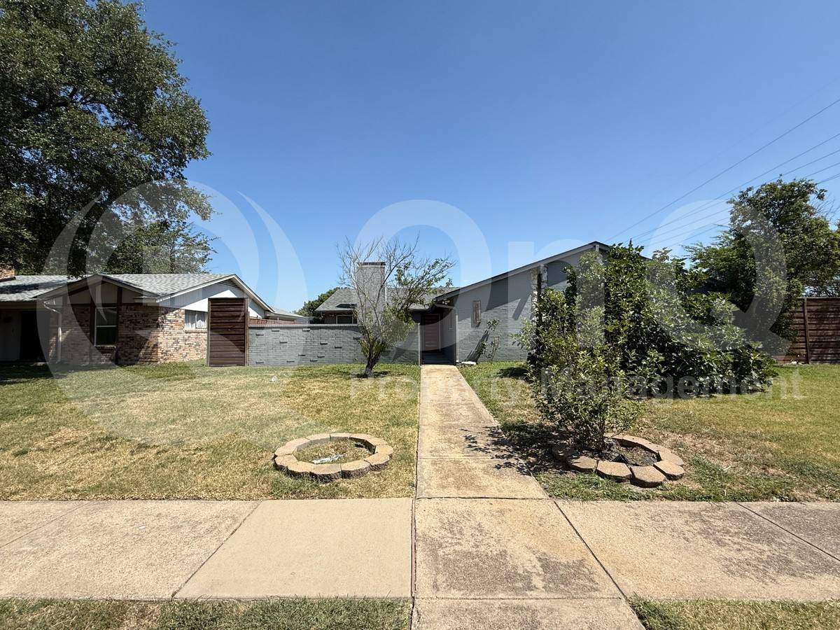 House for rent at 2131 Blossom Lane, Richardson, TX 75081